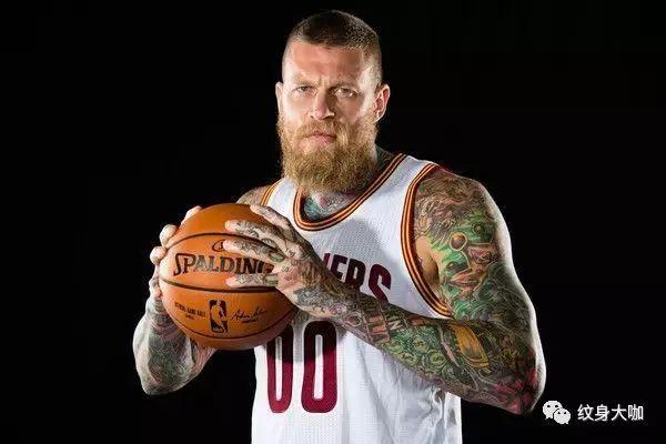 新奥今晚买什么和NBA球星剃发修行与nba球星理发